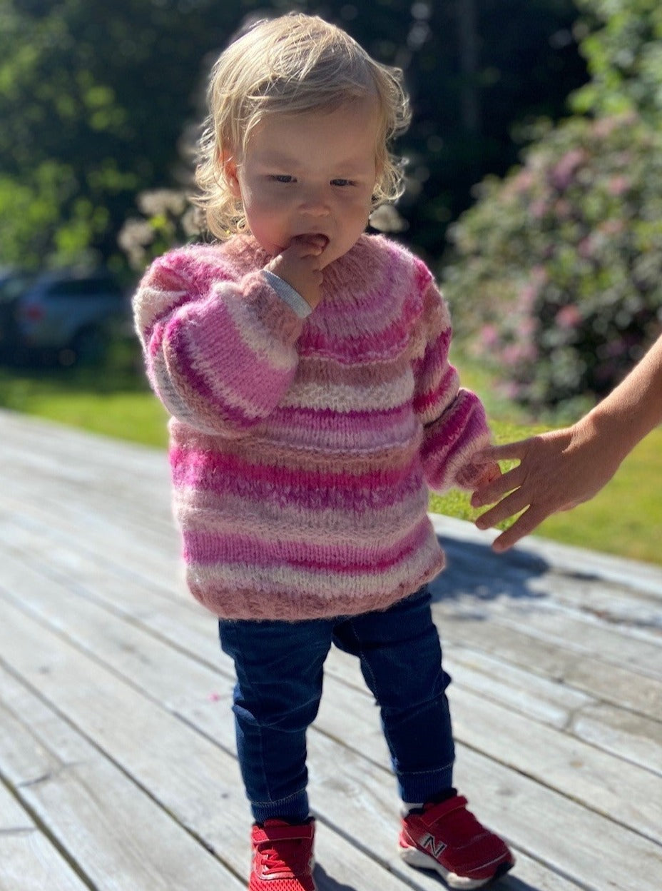 KIT FOR "CHILDREN'S SWEATER HAPPY"